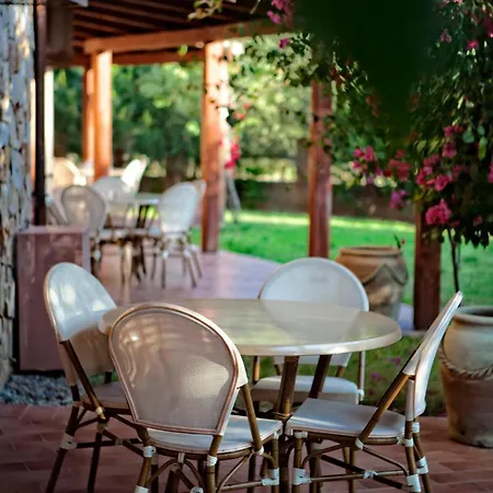 Aparthotel Isa-residence With Swimming-pool In Campulongu Just 600 Mt From The Sea *