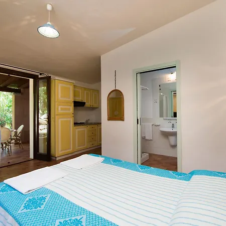 Isa-residence With Swimming-pool In Campulongu Just 600 Mt From The Sea Aparthotel