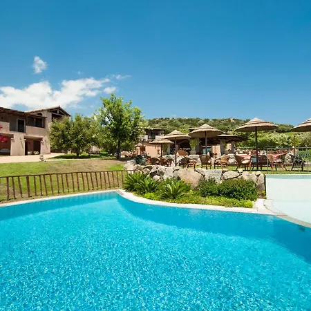 Isa-residence With Swimming-pool In Campulongu Just 600 Mt From The Sea Aparthotel